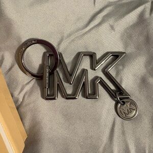 Michael Kors Metallic Key Holder-NEW